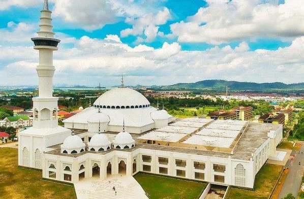 5 Masjid Terbesar Di Kota Batam Terkini