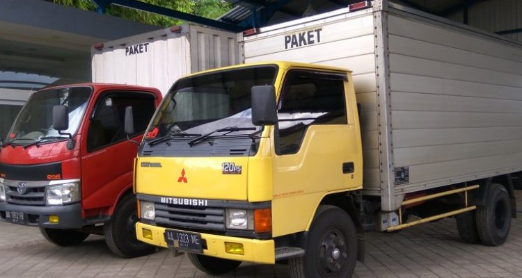 Harga sewa mobil box di Denpasar 2023