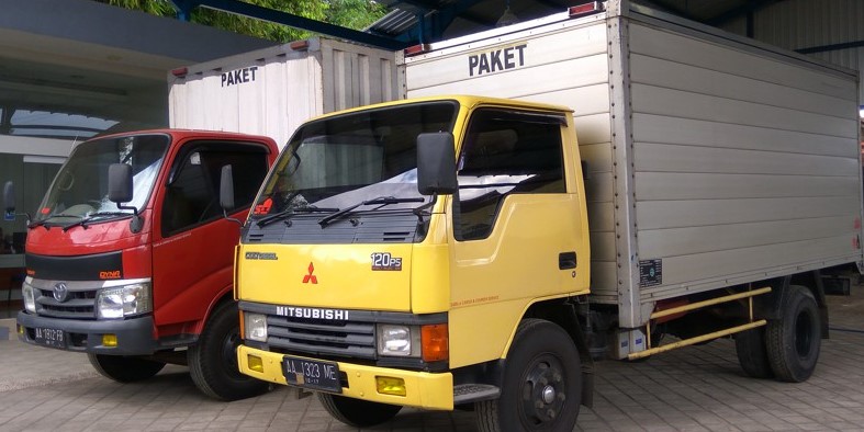 Harga sewa mobil box di Denpasar 2023
