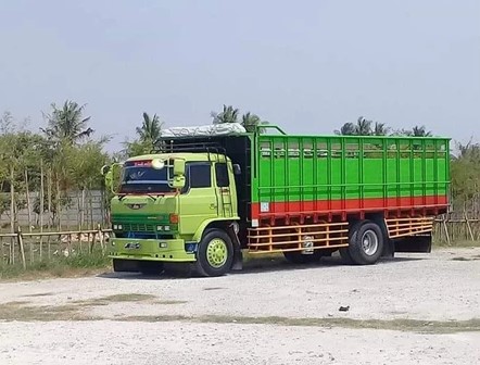 Harga sewa truk besar di Denpasar 2023